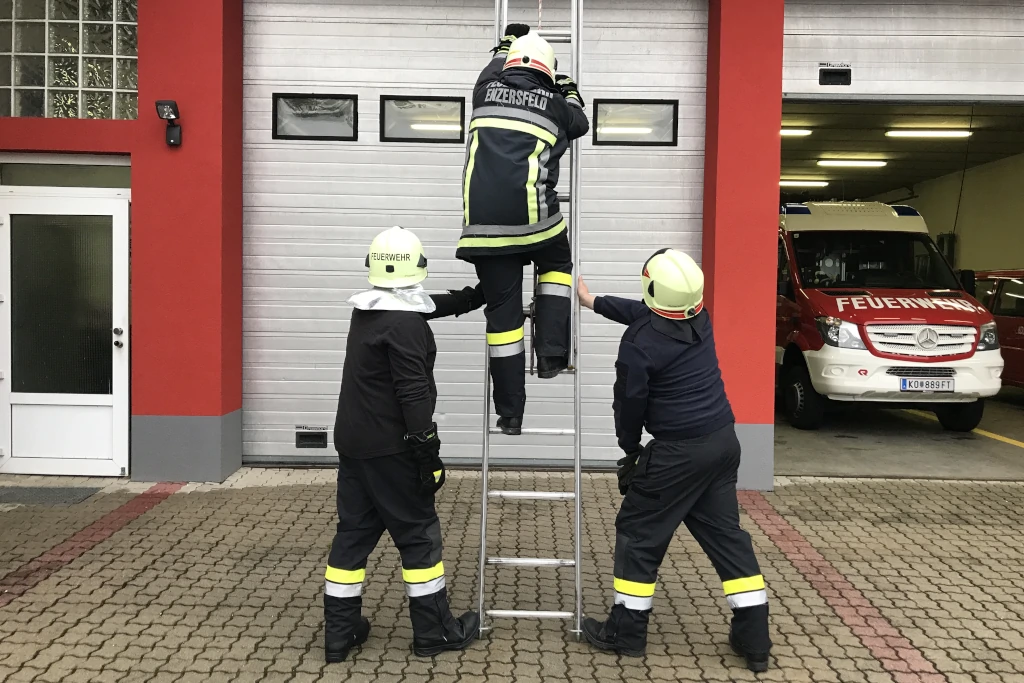 Übung – Leitern & Zugang verschaffen