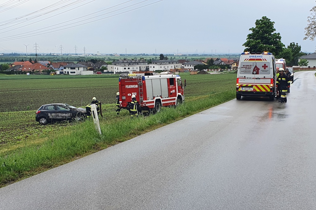 T2 - Verkehrsunfall mit eingekl. Person