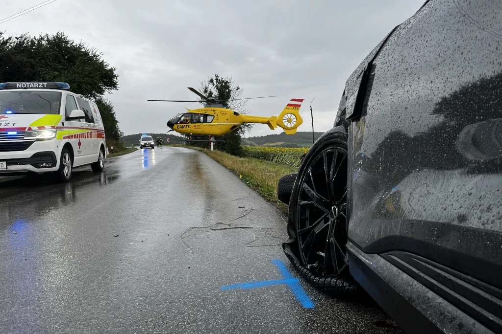 T1 - Verkehrsunfall mit 2 PKW